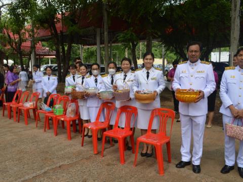 ผู้บริหาร คณะครู และบุคลากรทางการศึกษาร่วม ถวายพระพร พระบรมราชิน