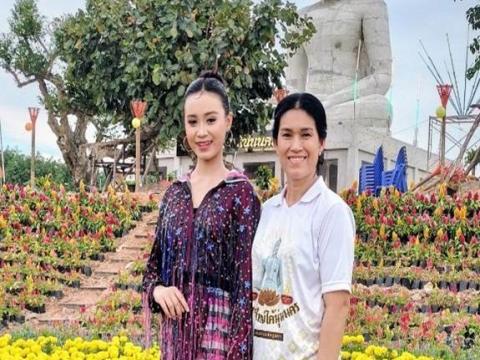 ฝ่ายบริหารโรงเรียนห้วยผึ้งพิทยา ร่วมงาน 61 ปีสืบสานตำนานหมากตูมก